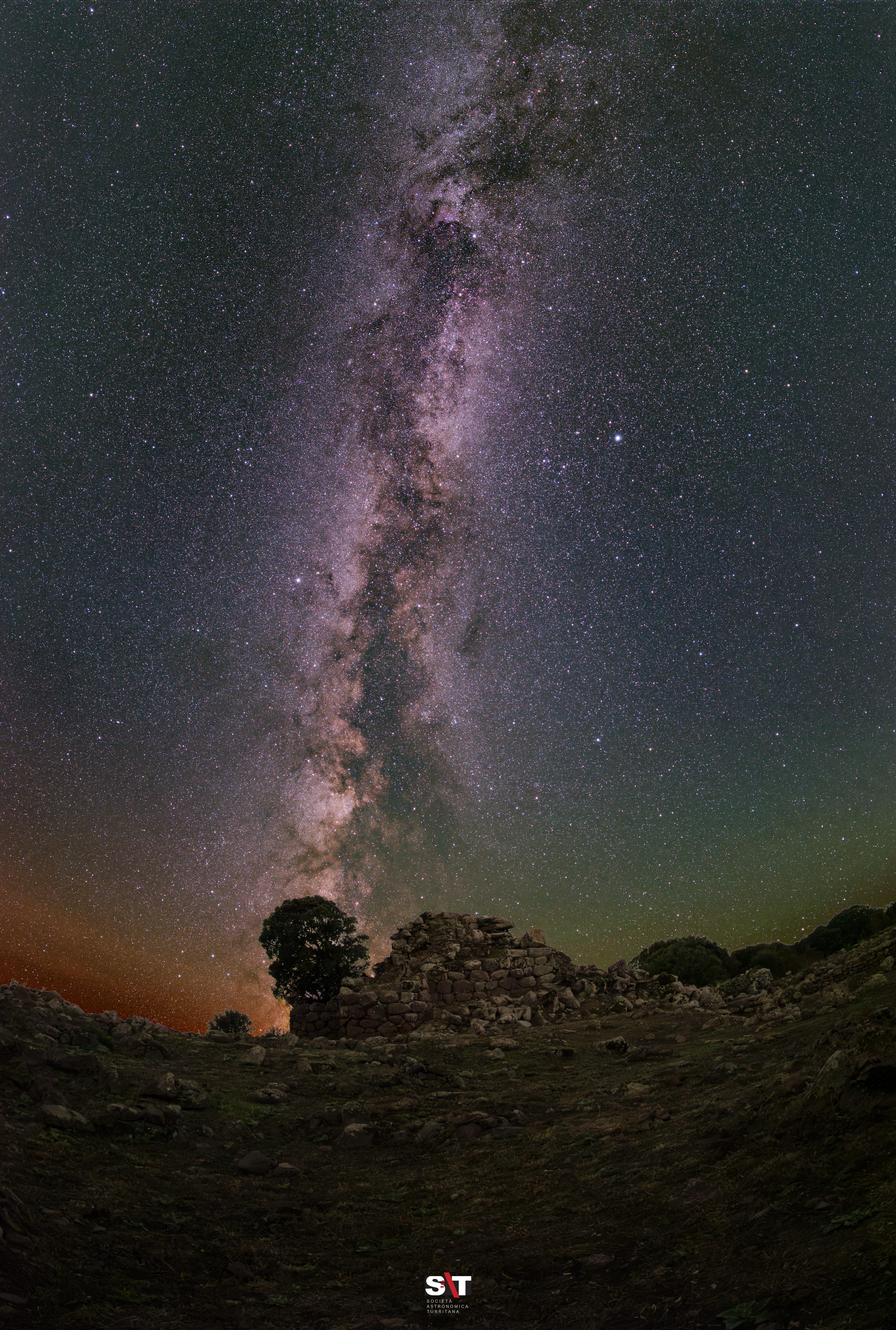 Nuraghe Appiu, milky way and air glow